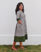 Grey Green Minimal Embroidery Flare Dresses