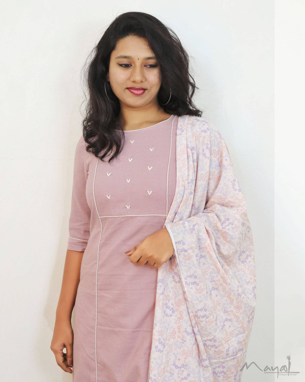 Mauve Cotton Kurta With Minimal Embroidery